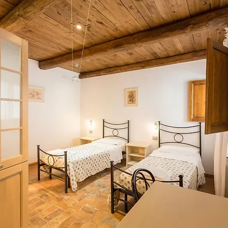 Agriturismo I Cascetti Фермерский дом Пьянкастаньяйо